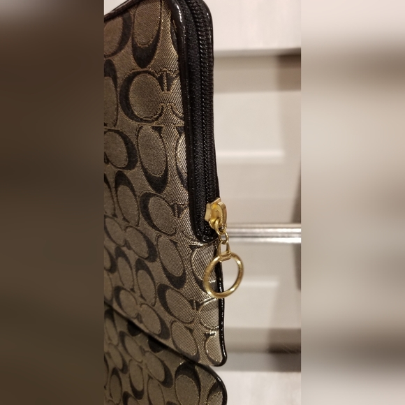 COACH Poppy Padded IPAD/E-reader Case - Picture 5 of 7